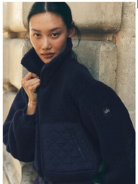 ALO Yoga Navy Sherpa Zip Jacket with Quilted Pocket - Medium